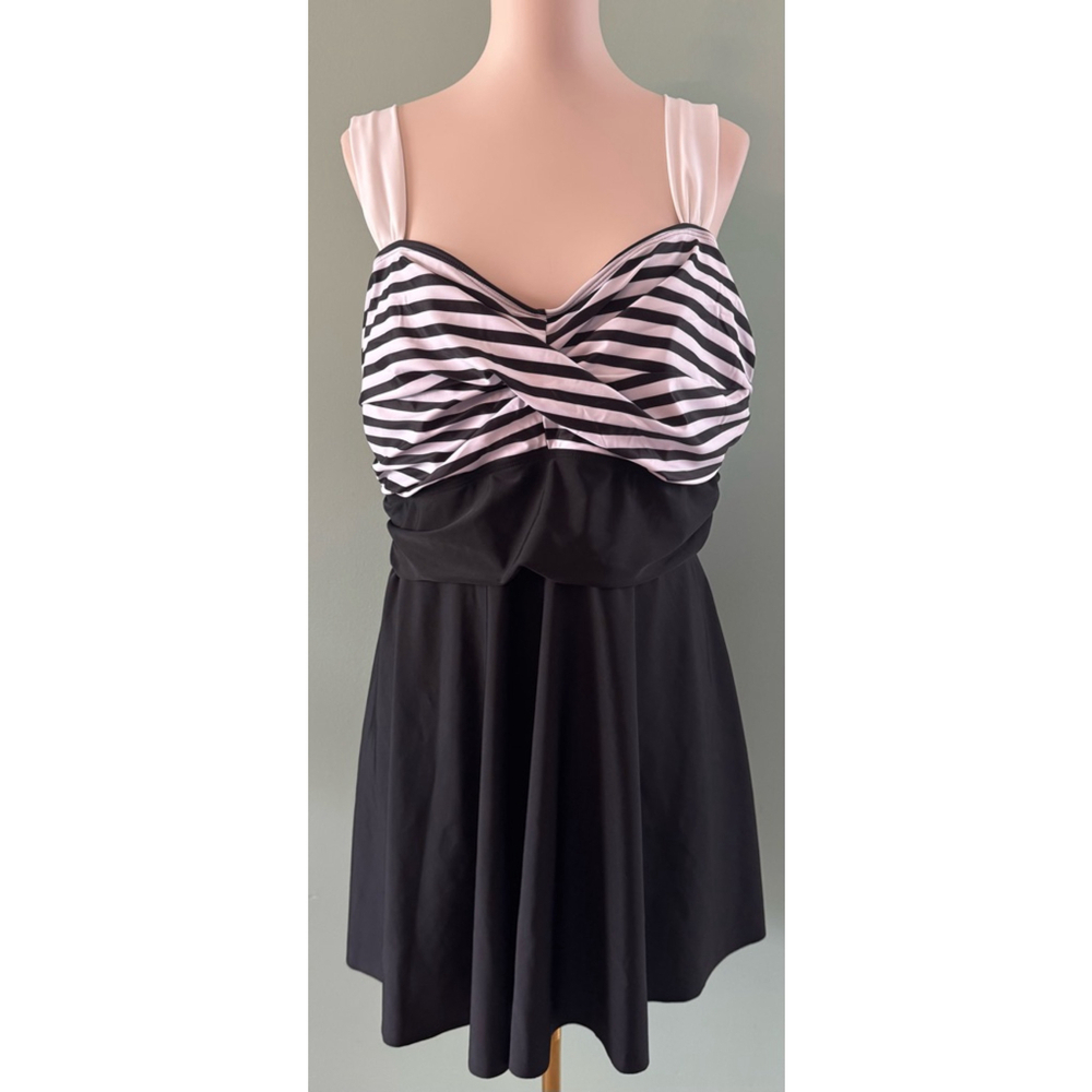 Women's Unbranded Dress Size 22W Black and White
